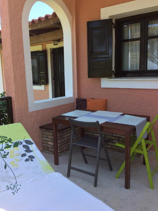 Genari Beach Apartments Levendokhórion Eksteriør billede