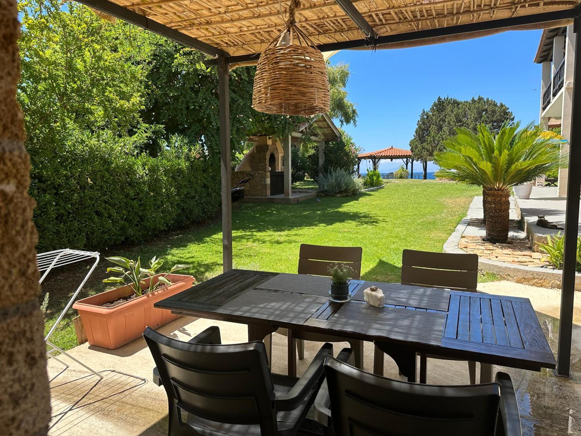 Genari Beach Apartments Levendokhórion Eksteriør billede