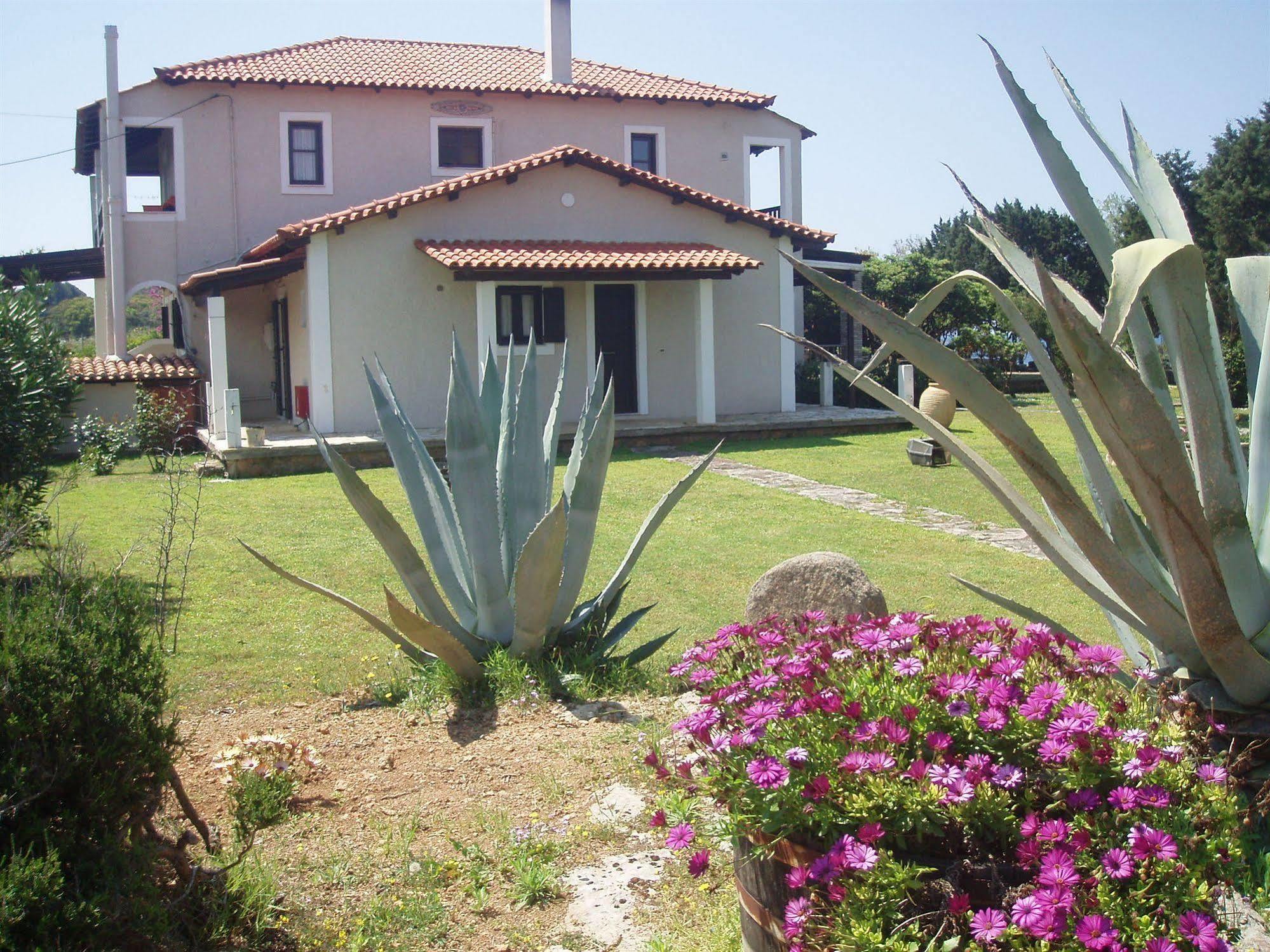 Genari Beach Apartments Levendokhórion Eksteriør billede